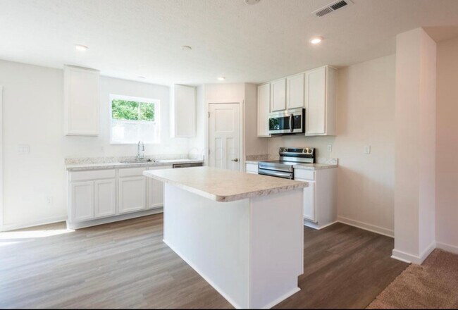 Foto del edificio - 20 Hemingway Ave