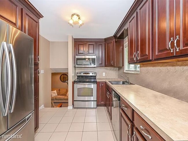Building Photo - 3 br, 2 bath House - 538 Bedford Ave