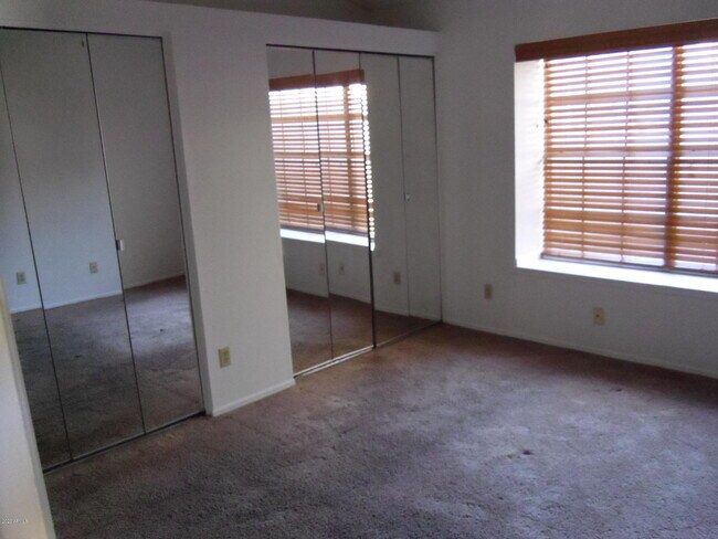 Building Photo - 8111 W Wacker Rd