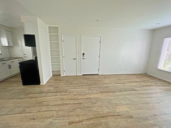 Foto del edificio - 1676 Manning Ave