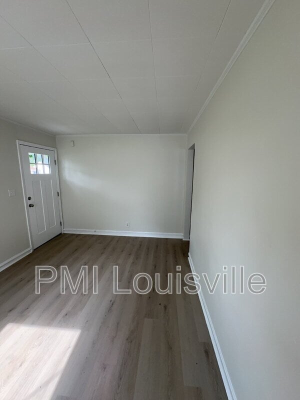 Building Photo - 327 Alger Ave