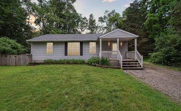 Building Photo - 21845 Novi Rd