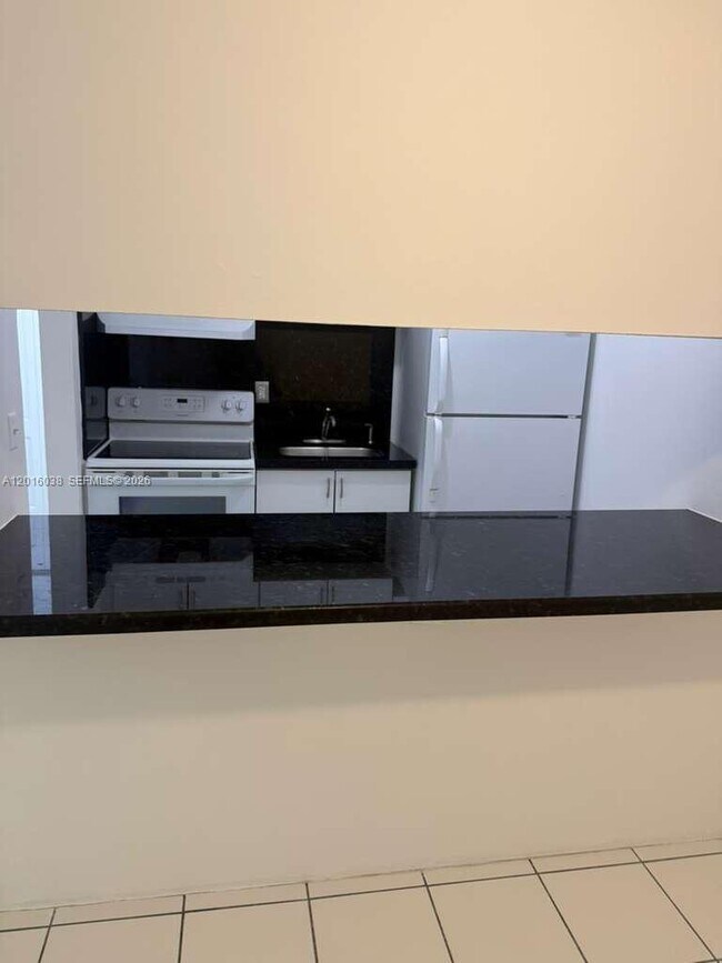 Foto del edificio - 251 NW 177th St