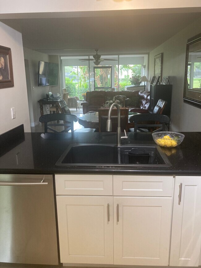 Foto del edificio - 1087 Forest Lakes Dr