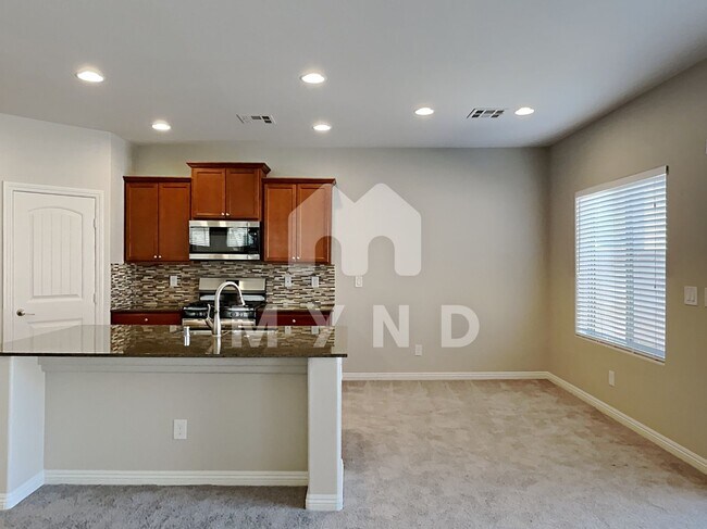Building Photo - 6834 Majestic Palm Dr