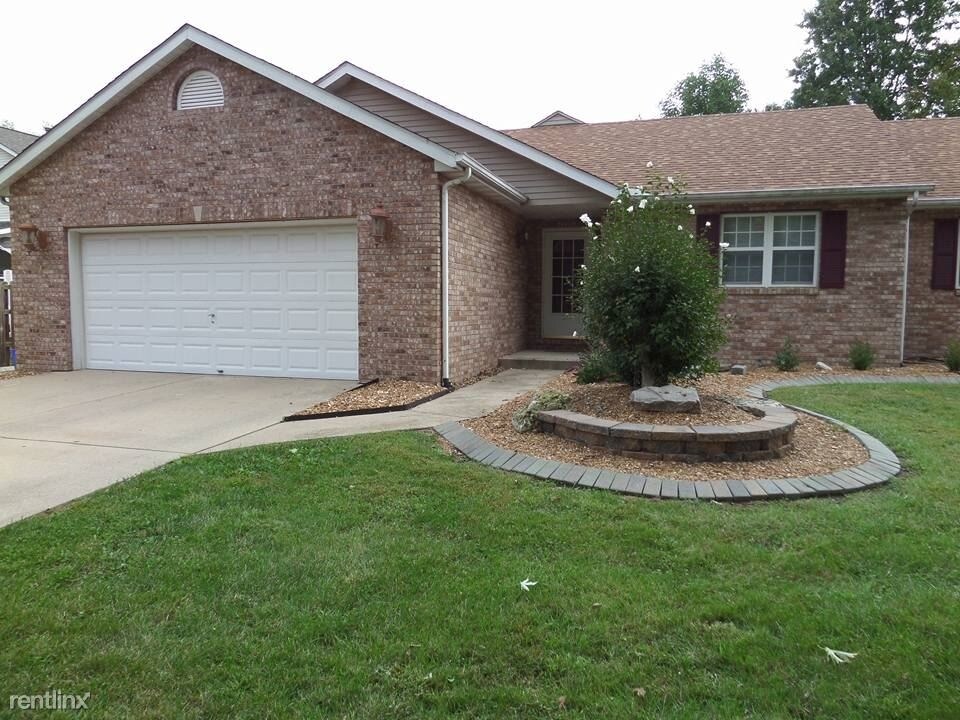 Primary Photo - 3928 Village Ln
