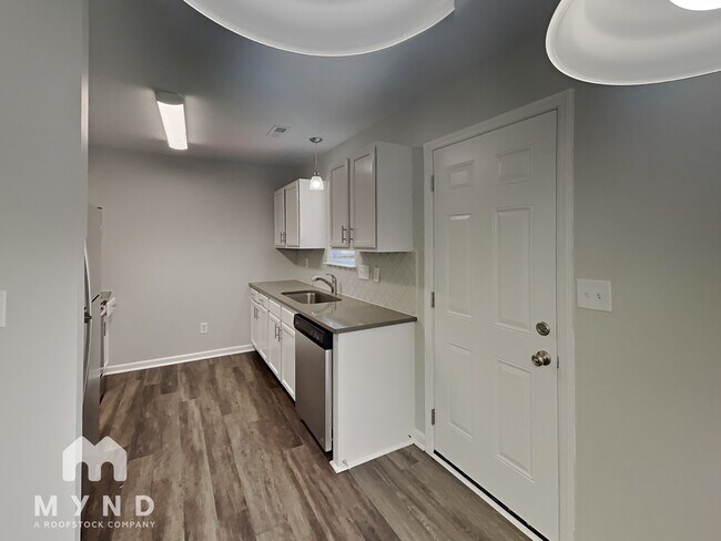 Foto del edificio - 6039 Mary Blair Ln