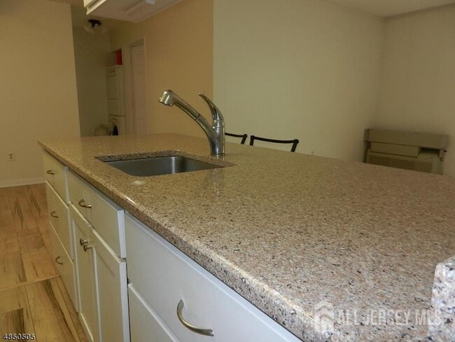 Building Photo - 54 Norwich Pl