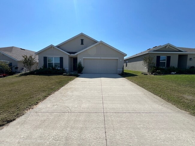 Building Photo - 4 Bedroom, 2 Bathroom Home in the Highly D...