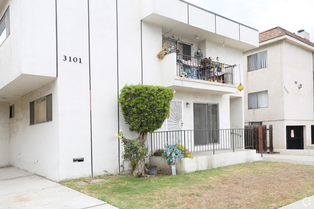 Foto del edificio - 3101 S Canfield Ave