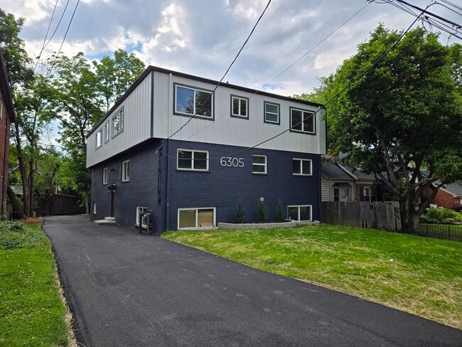 Foto del edificio - 6305 Englewood Ave