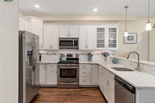 Foto del edificio - 292 Boulder Ridge Rd
