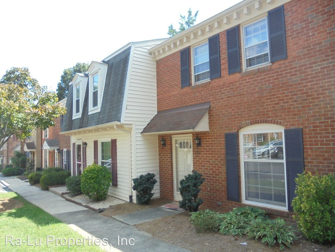 2 br, 1.5 bath House 140 Charlestowne Cir House for Rent in Winston