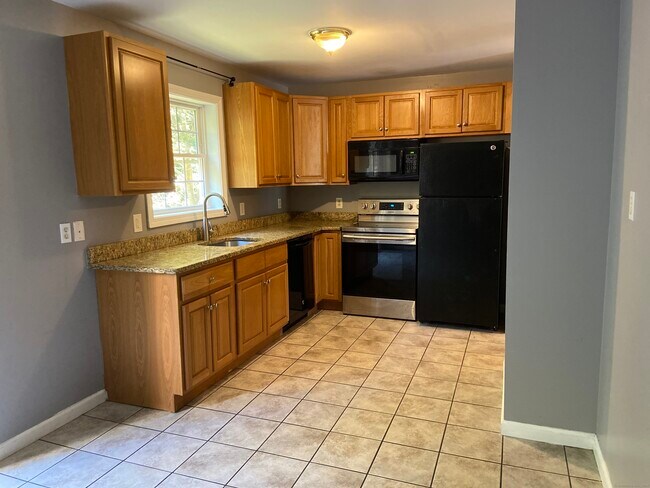 Building Photo - 210 Stonefield Dr