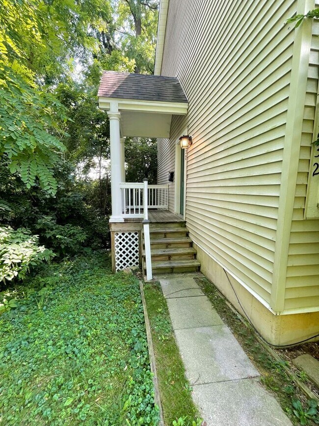 Foto del edificio - 230/232 Brookridge Ct.