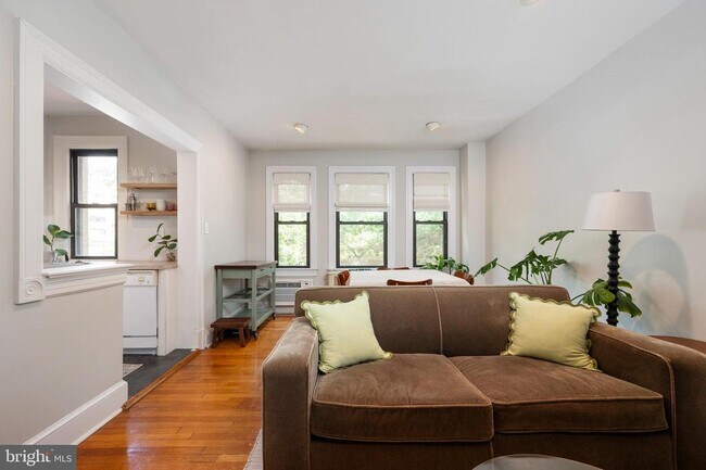 Foto del edificio - 3616 Connecticut Ave NW
