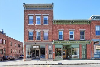 Building Photo - 457 Main St