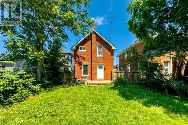 Building Photo - 509 Colborne St