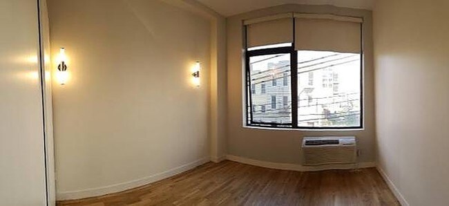 Building Photo - 27th Street | 42nd Road | 1/1