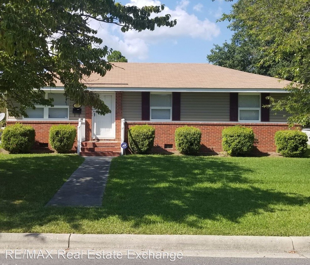 Primary Photo - 3 br, 1.5 bath House - 1101 E. 14th Street