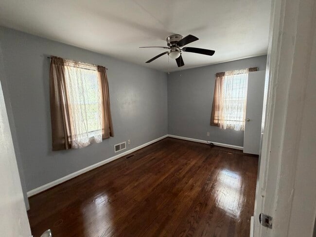 Foto del edificio - 2205 Plantation Rd NE