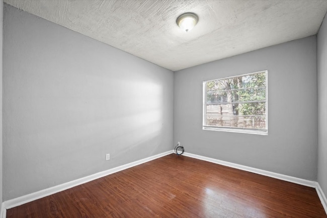 Foto del edificio - 1831 Lambert St