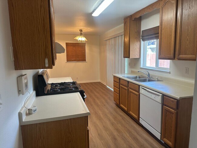 Foto del edificio - Charming 3-Bedroom Home with Boat/RV Acces...