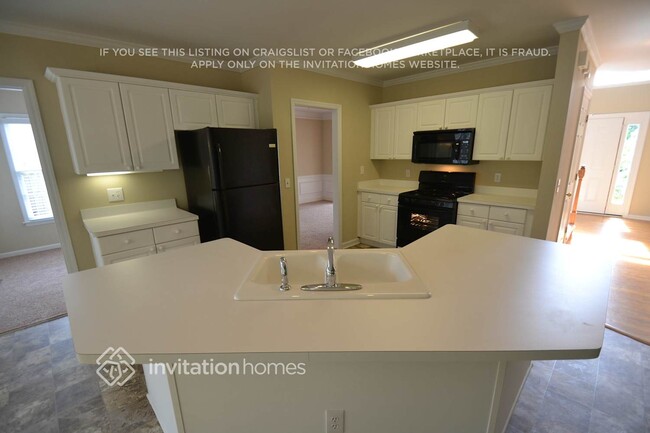 Building Photo - 2752 Wyndcliff Way