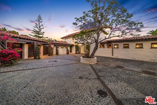 Building Photo - 20781 Big Rock Dr
