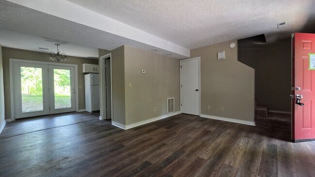 Foto del edificio - Townhouse in Smoketree Apartments
