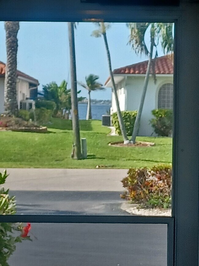 Foto del edificio - Ocean view FULLY FURNISHED 2+ / 2 with Boa...