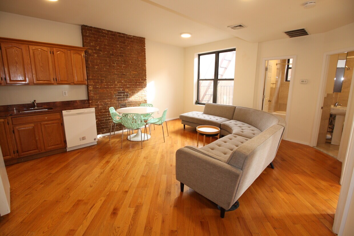 Foto principal - 501 E 116th St