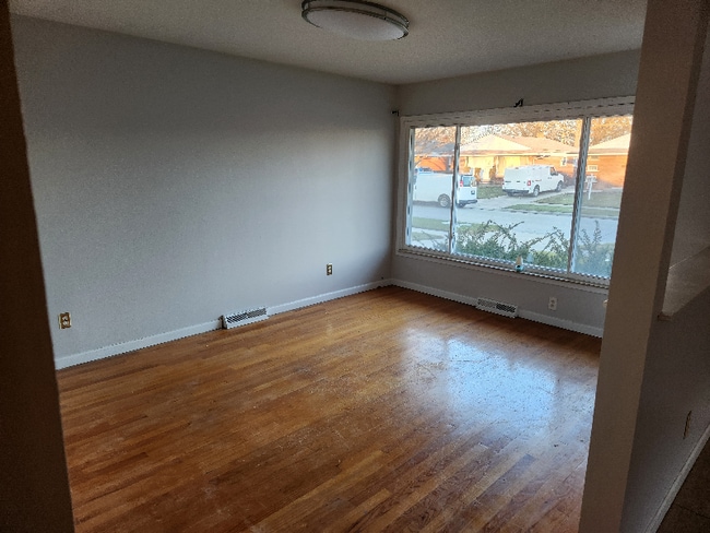 Foto del edificio - 6563 Colonial St