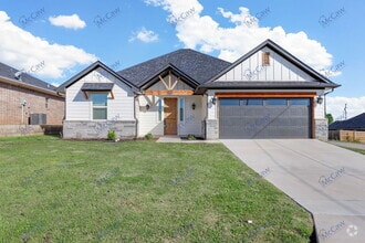 Building Photo - 2524 Creek Dr