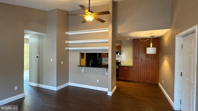 Building Photo - 5701 Rowanberry Dr