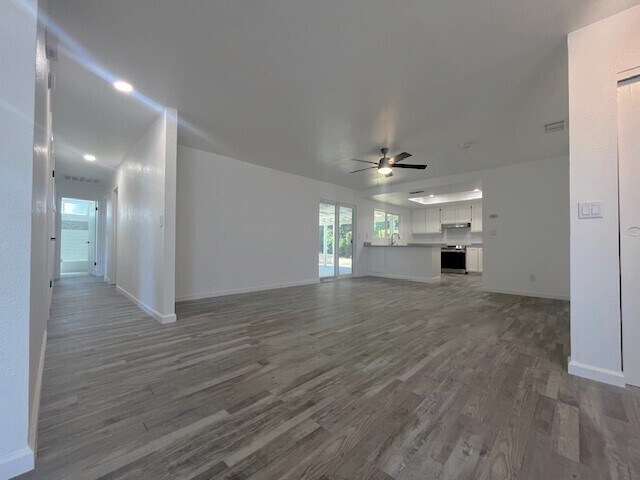 Building Photo - 8500 Sunrise Woods Way