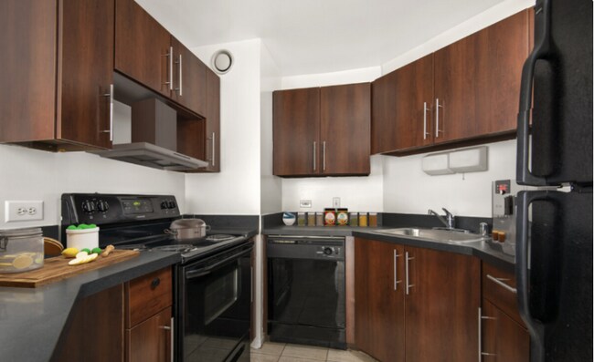 Foto del edificio - 1002 N Dearborn St