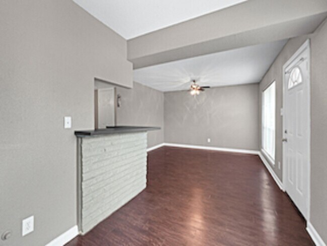 Foto del edificio - 3031 Sumpter St