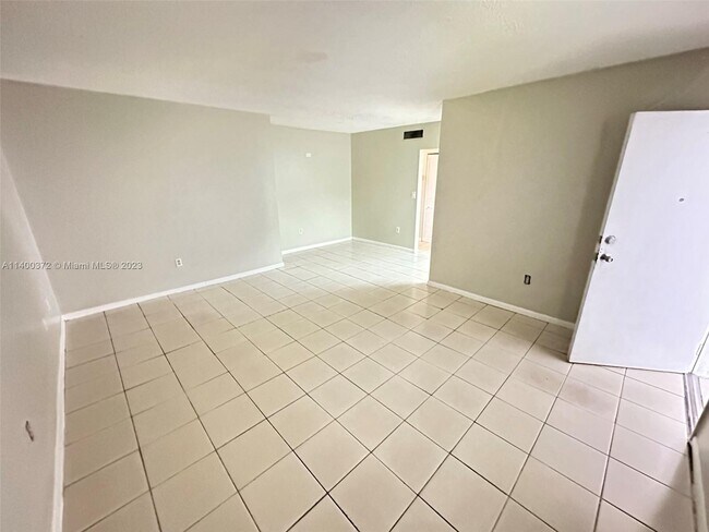 Foto del edificio - 4050 NW 135th St
