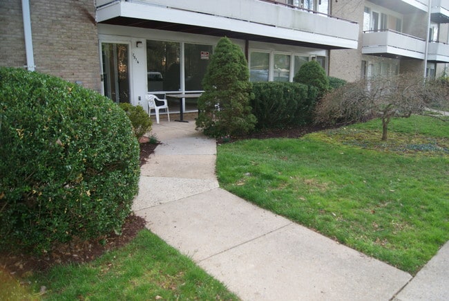 Building Photo - 7514 Spring Lake Dr