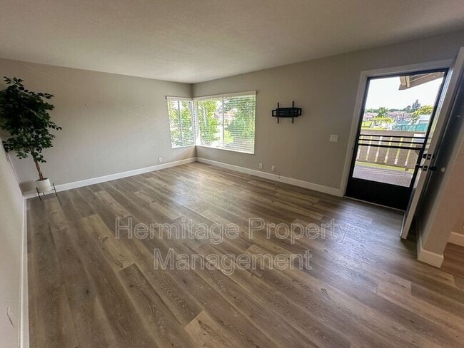 Building Photo - 23 Rockwood
