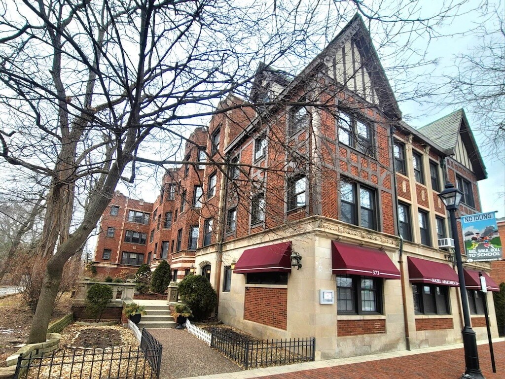 73373 Hazel Ave Unit D10, Glencoe, IL 60022 Condo for Rent in