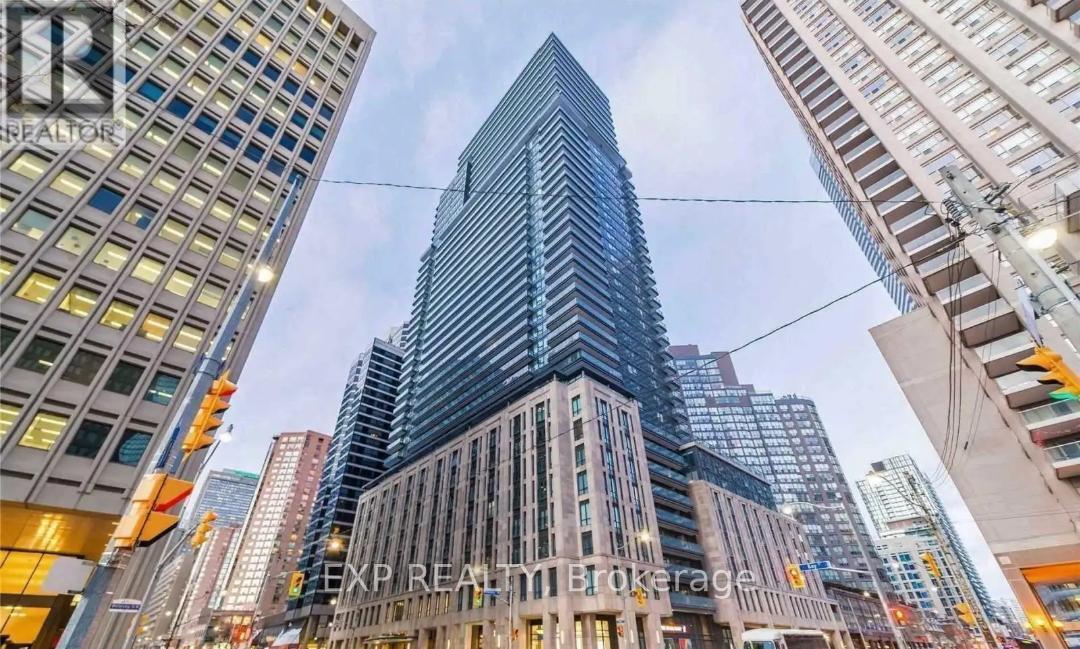 Photo principale - 955-1955 Bay St.