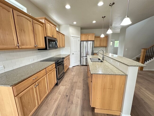 Building Photo - Coeur d'Alene Place Home