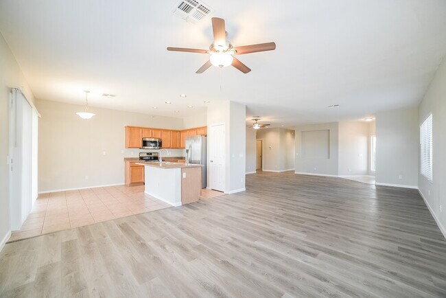 Building Photo - 6605 W Range Mule Dr