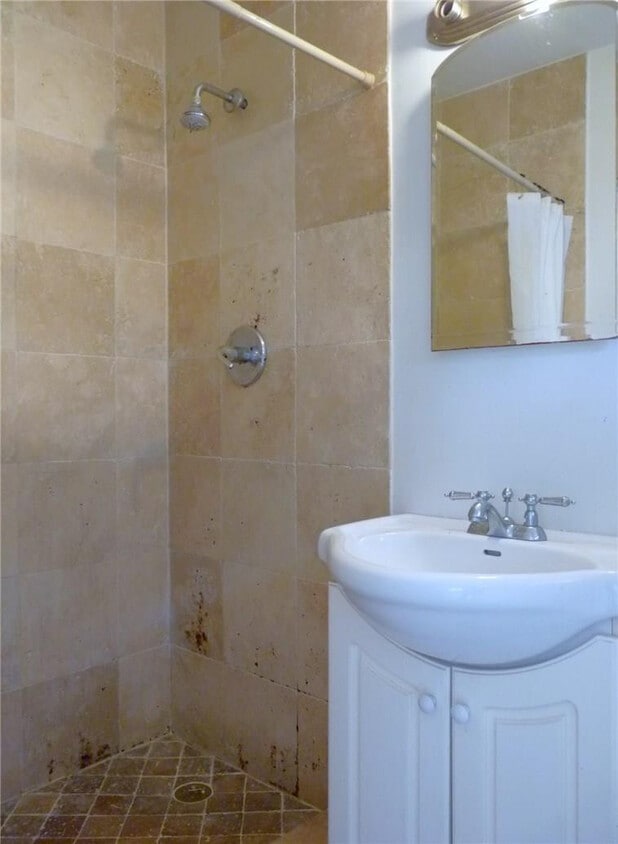 Foto del edificio - 1721 NE 9th St