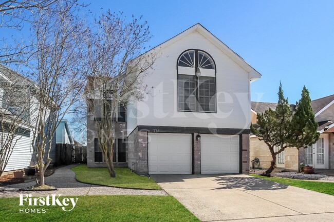 Building Photo - 800 Charles Pl