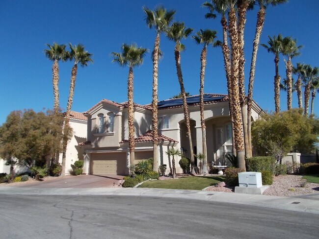 Foto del edificio - Stunning Fully Remodeled Luxury Home in Peccole Ranch