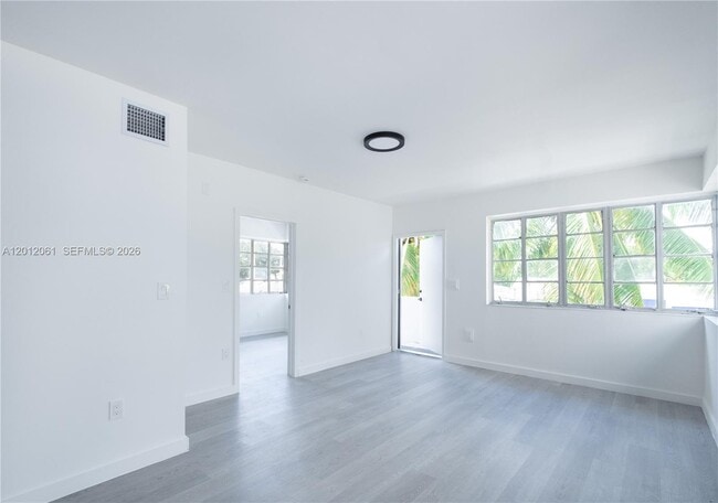Foto del edificio - 423 NE 71st St