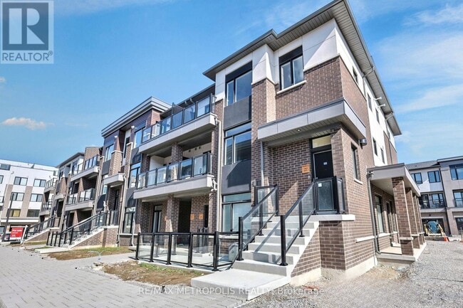 Building Photo - 1695 Dersan St